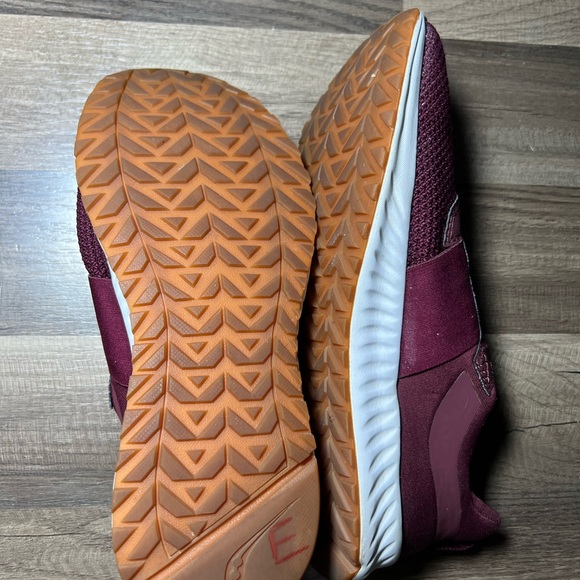 Saucony Stretch and Go Mens S40020-8 Size 9.5 Burgundy Maroon athletic shoes - Picture 5 of 6